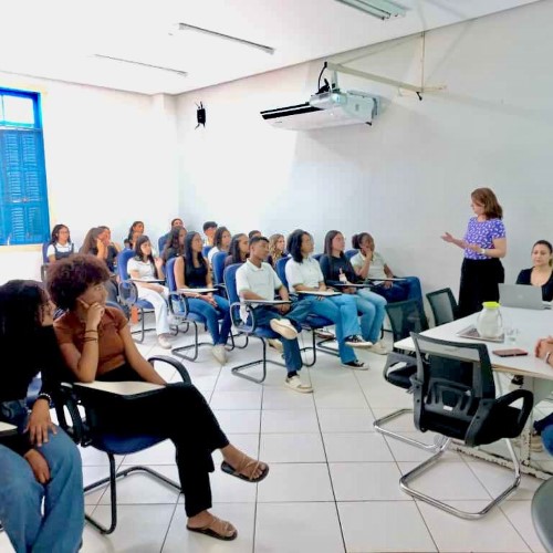 Vigilância Ambiental de Pinheiral capacita alunos do IFRJ para vacinação contra a raiva